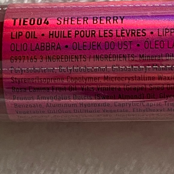 NYX This is Everything Lip Gloss SHEER BERRY NEW - Picture 8 of 10